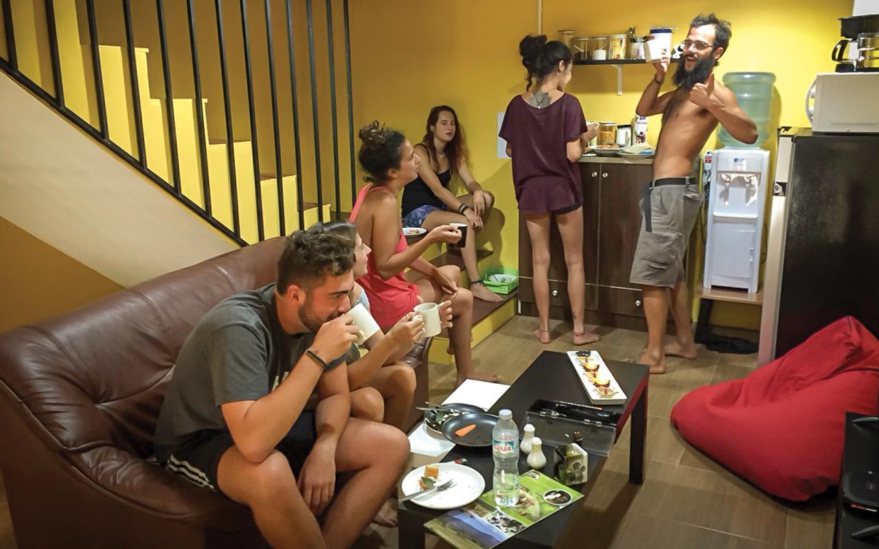 Artistel (Adults Only) Hostel Chiang Mai Ngoại thất bức ảnh